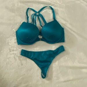 34D, S Victoria’s Secret set